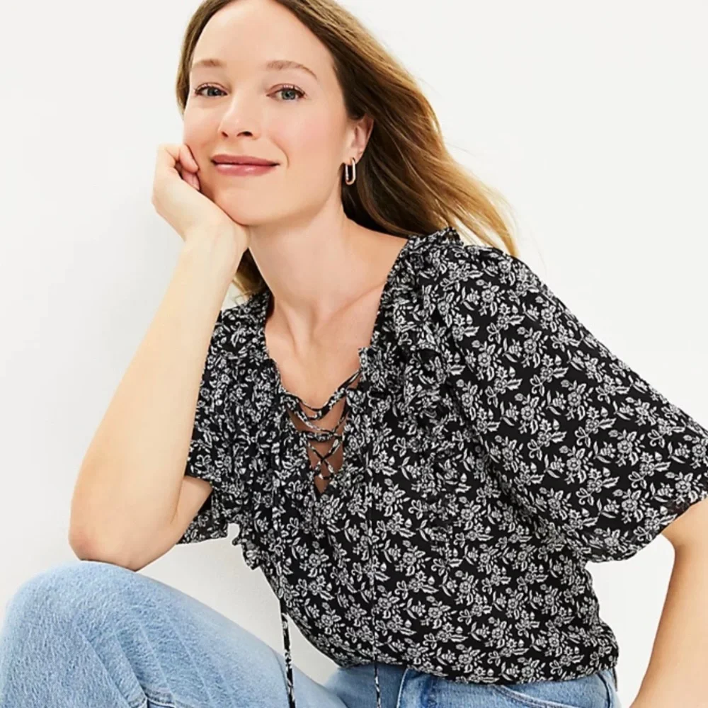 2/$30 Ann Taylor LOFT Lace-Up V-Neck Top w/ Ruffle Trim Puff Sleeves LaceUp Ties